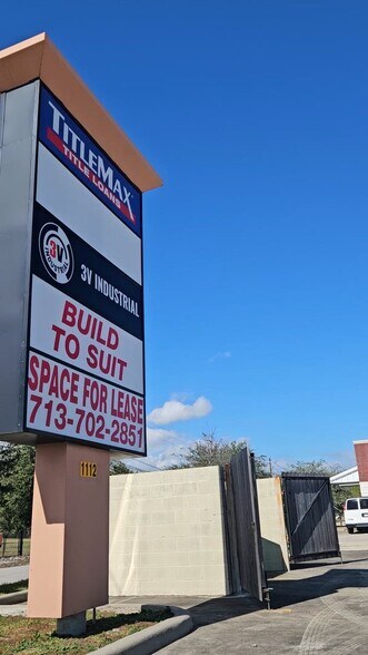 1112 W Spencer Hwy, La Porte, TX à louer - Vidéo sur l’annonce professionnelle – Image 2 sur 22