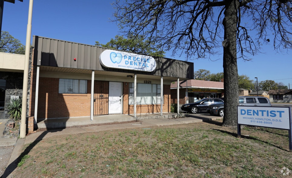 1321 N Beach St, Fort Worth, TX à vendre - Photo de l’immeuble – Image 2 sur 5