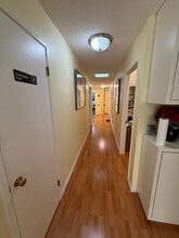 747 Altos Oaks Dr, Los Altos, CA à louer Photo intérieure– Image 2 sur 4