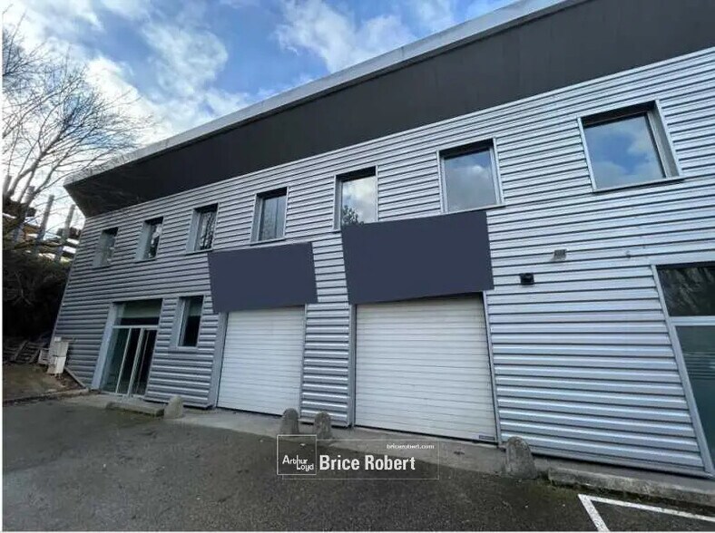 Local d’activités dans Dardilly à louer - Photo de l’immeuble – Image 1 sur 5