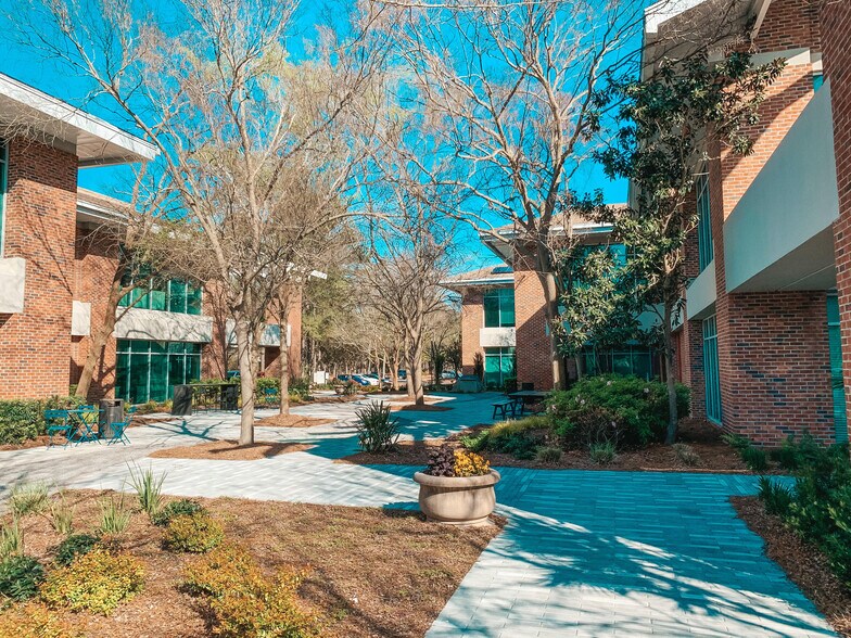 501 Wando Park Blvd, Mount Pleasant, SC à louer - Photo de l’immeuble – Image 2 sur 5