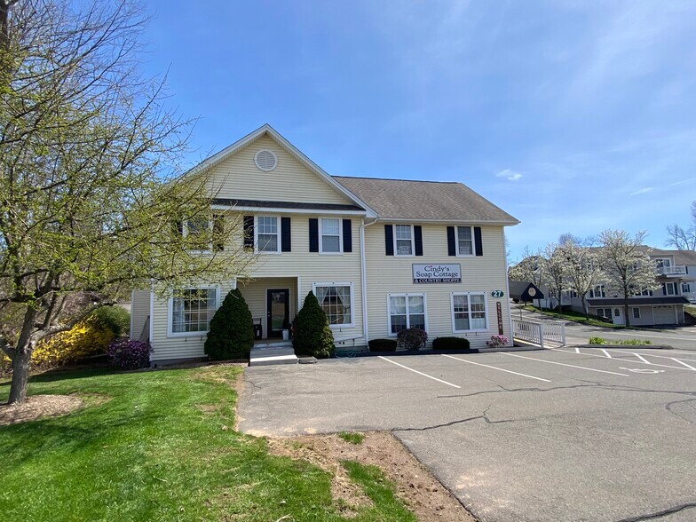 27 S Main St, East Windsor, CT à louer - Photo de l’immeuble – Image 1 sur 20