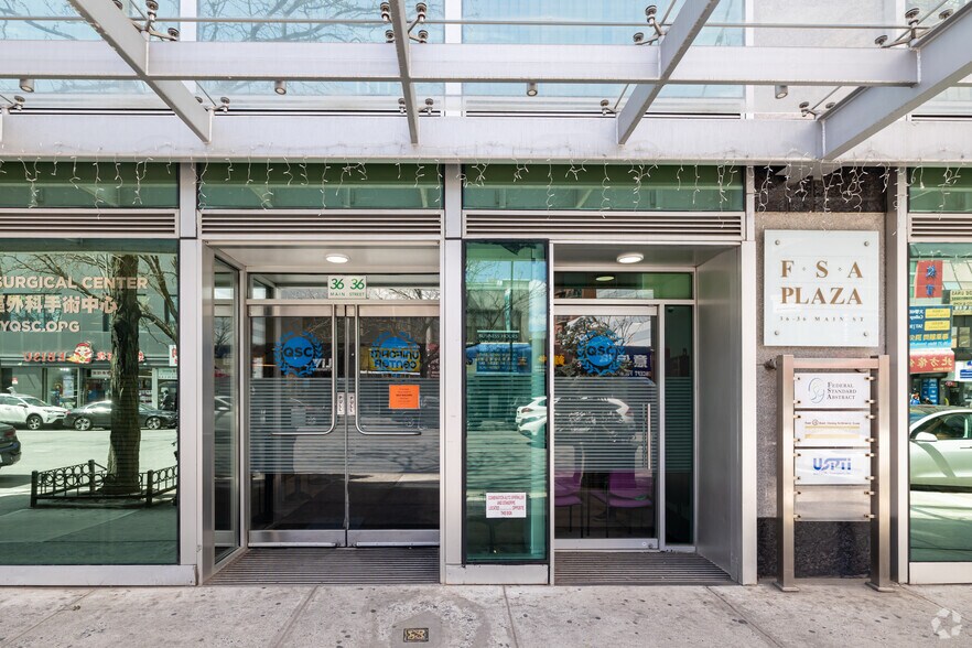 36-36 Main St, Flushing, NY à louer - Photo de l’immeuble – Image 3 sur 5