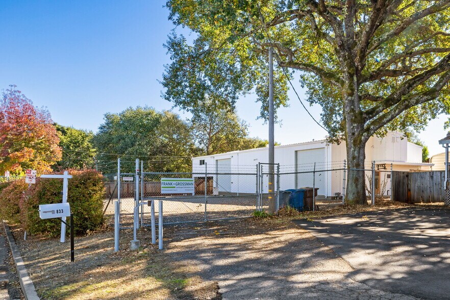 833 Gravenstein Hwy S, Sebastopol, CA à vendre - Photo de l’immeuble – Image 2 sur 31