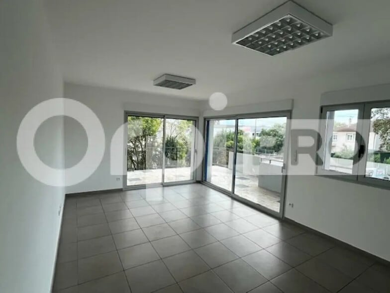 Local d’activités dans Montauban à louer - Photo de l’immeuble – Image 2 sur 6