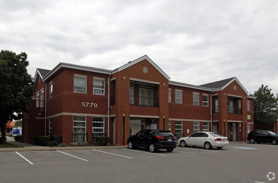 5770 Timberlea Blvd, Mississauga, ON à louer - Photo de l’immeuble – Image 3 sur 8