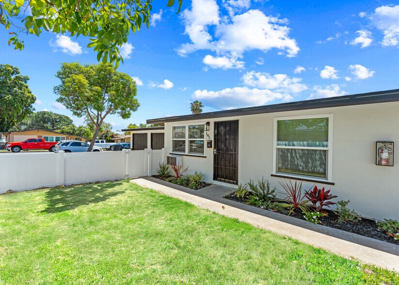 145 W Mayfair Ave, Orange, CA à vendre - Photo de l’immeuble – Image 2 sur 10