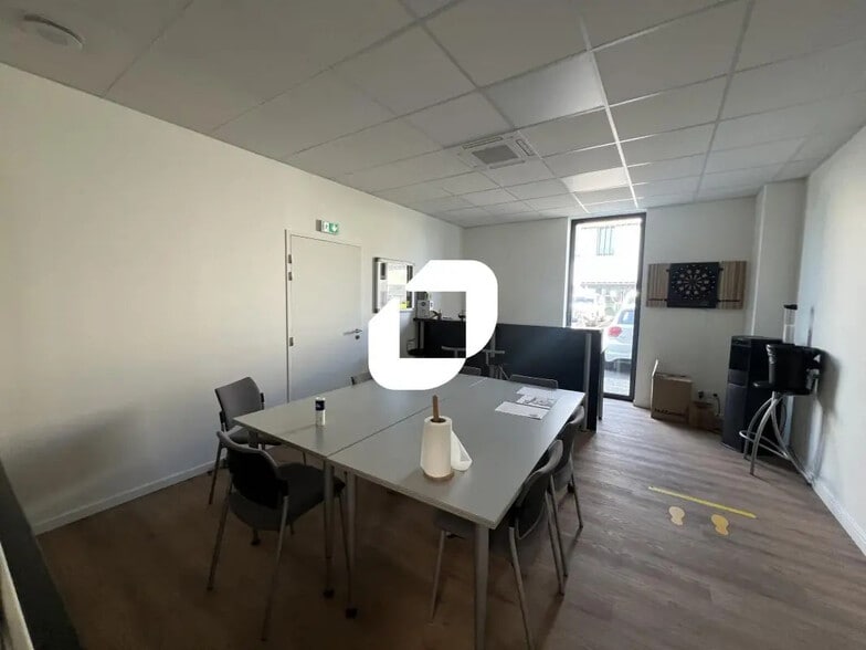 Local commercial dans Hallennes-lez-Haubourdin à louer - Photo de l’immeuble – Image 2 sur 9