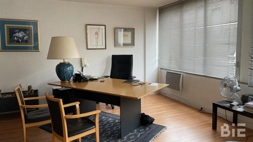 Bureau dans Bordeaux à vendre - Photo de l’immeuble – Image 3 sur 5