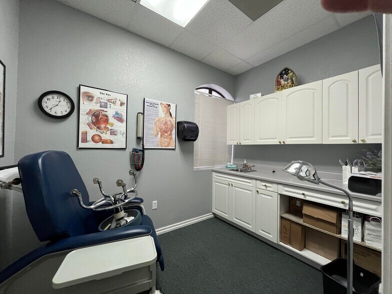 3106 S W S Young Dr, Killeen, TX à louer - Photo de l’immeuble – Image 3 sur 45