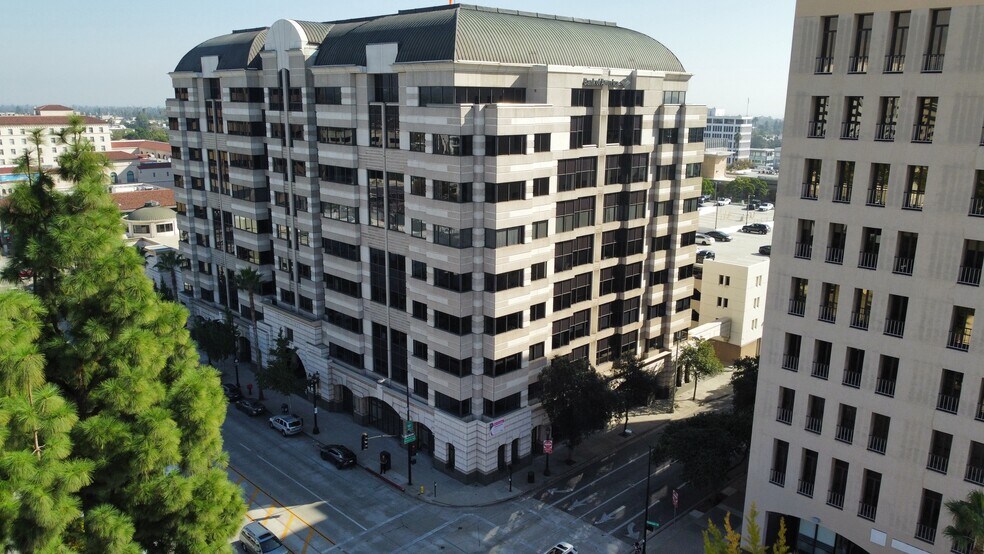 800 E Colorado Blvd, Pasadena, CA à louer - Photo de l’immeuble – Image 2 sur 3