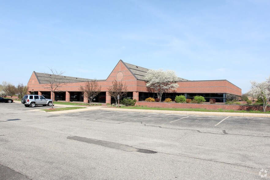 3355 Eagle Park Dr NE, Grand Rapids, MI à vendre - Photo de l’immeuble – Image 3 sur 5
