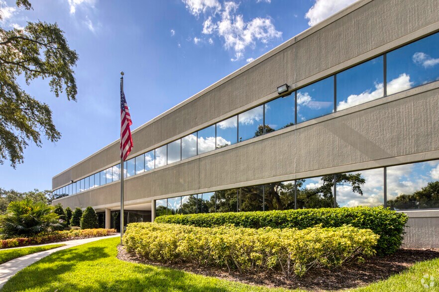 5310 Cypress Center Dr, Tampa, FL à louer - Photo principale – Image 1 sur 14