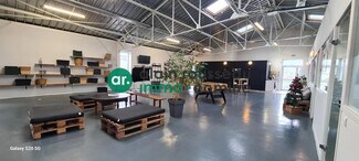 Plus de détails pour Local d'activités à louer