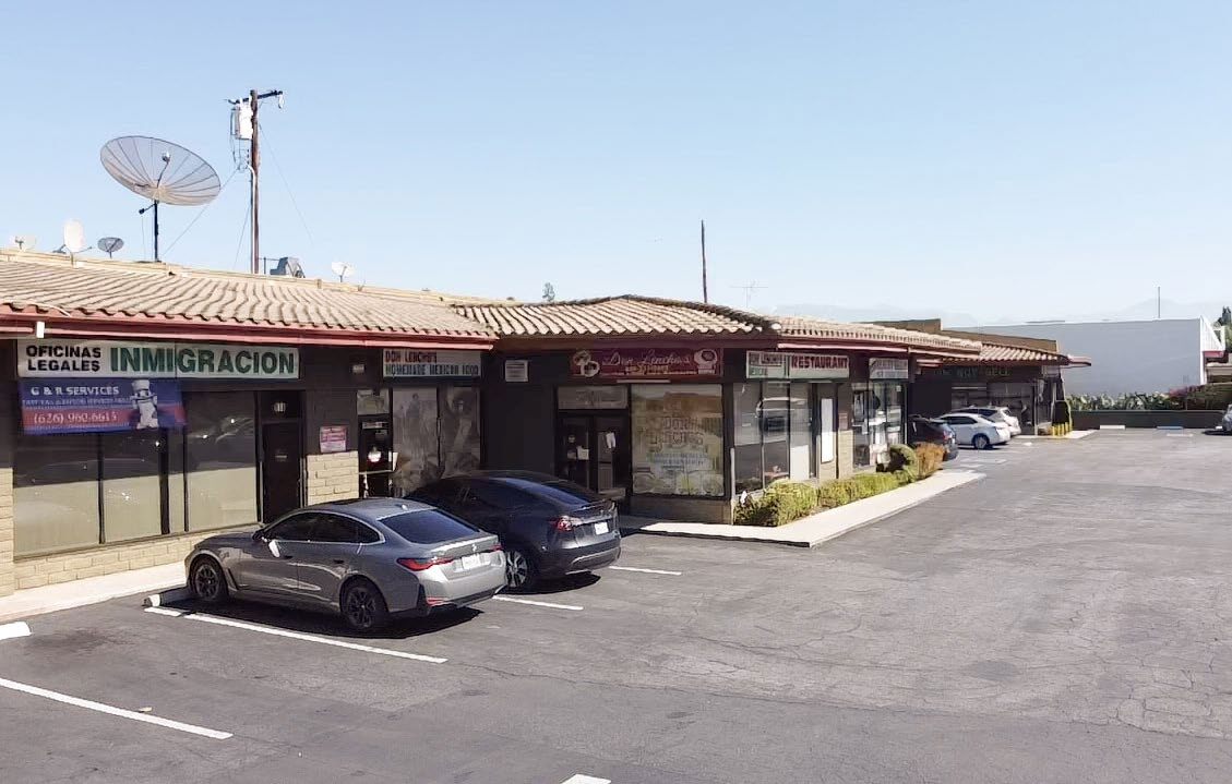 823-839 S Glendora Ave, West Covina, CA à vendre Photo principale– Image 1 sur 7