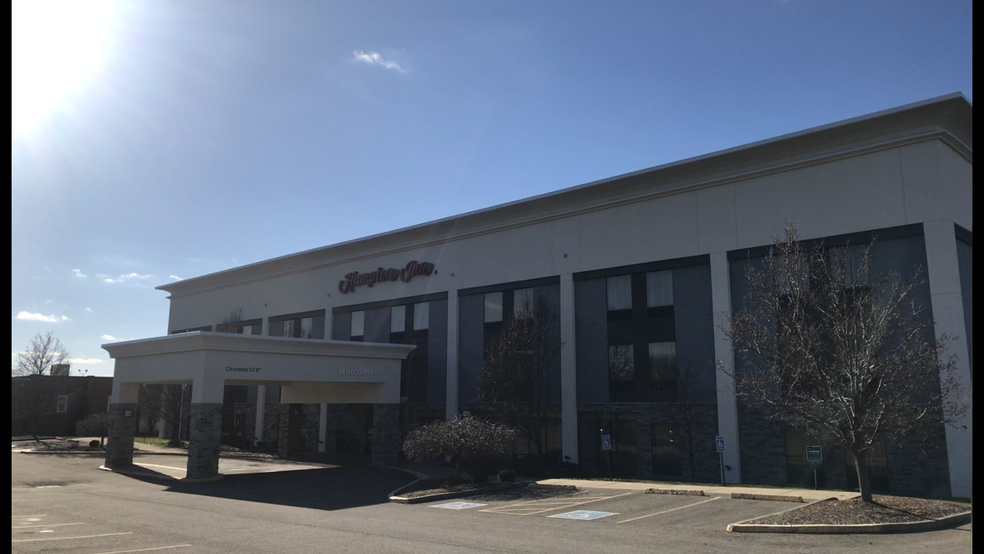 4400 Belmont Ave, Youngstown, OH à vendre - Photo de l’immeuble – Image 1 sur 16