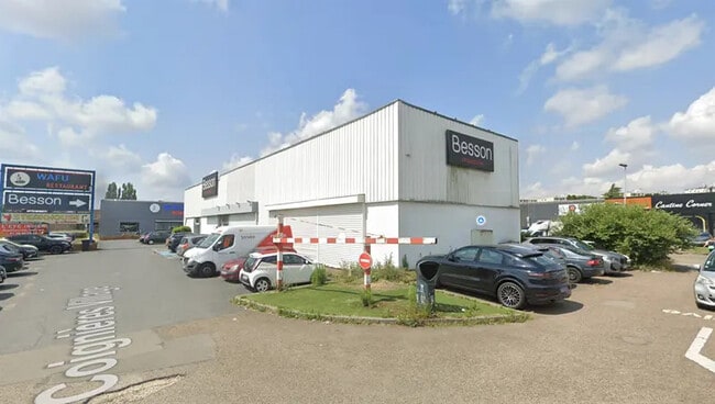 Plus de détails pour 1 N 10, Coignières - Local commercial à louer