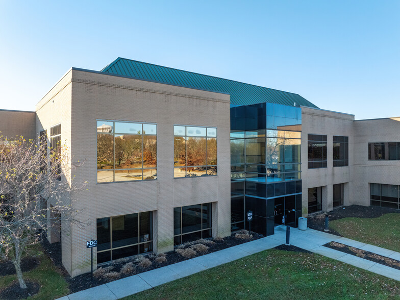 5115 Parkcenter Ave, Dublin, OH à louer - Photo de l’immeuble – Image 2 sur 3