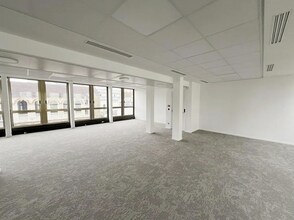 27-29 Rue Des Poissonniers, Neuilly-sur-Seine à louer Photo intérieure– Image 2 sur 5