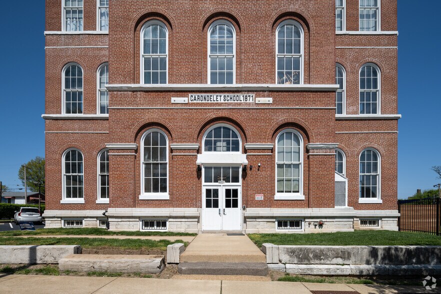 8221 Minnesota Ave, Saint Louis, MO à louer - Photo de l’immeuble – Image 3 sur 6