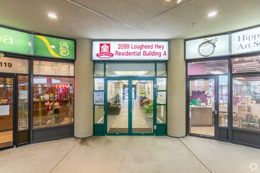 2099 Lougheed Hwy, Port Coquitlam, BC à louer - Photo de l’immeuble – Image 3 sur 12