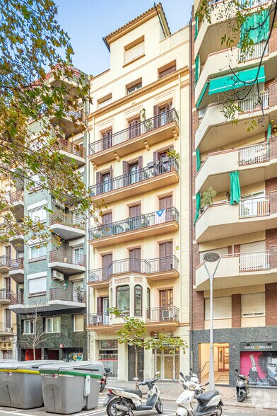 Local commercial dans Barcelone, Barcelona à louer - Photo principale – Image 1 sur 1