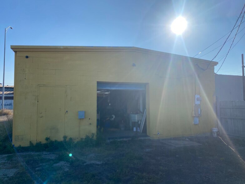 357 W Austin St, Giddings, TX à vendre - Photo de l’immeuble – Image 3 sur 25