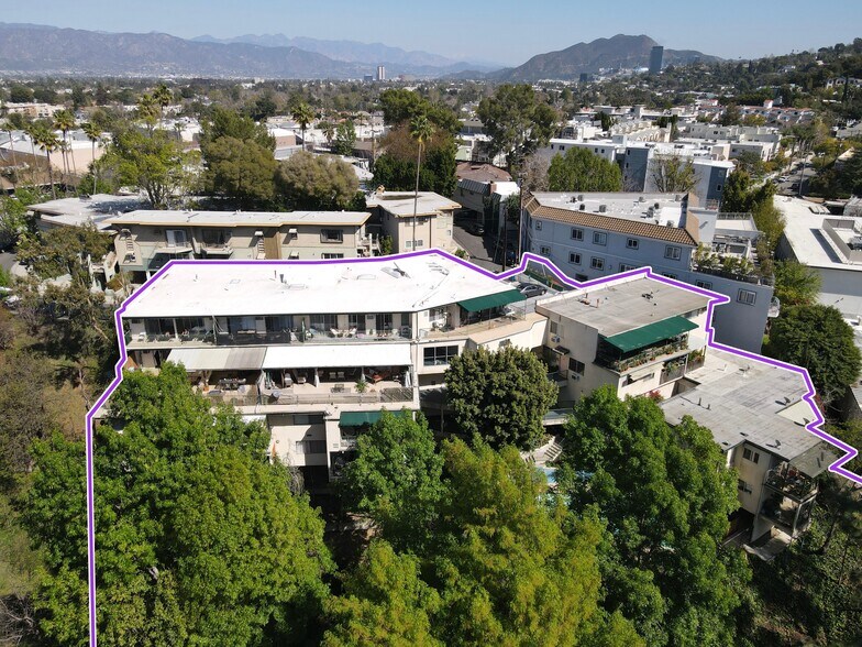 11975 Laurelwood Dr, Studio City, CA à vendre - Photo de l’immeuble – Image 1 sur 10