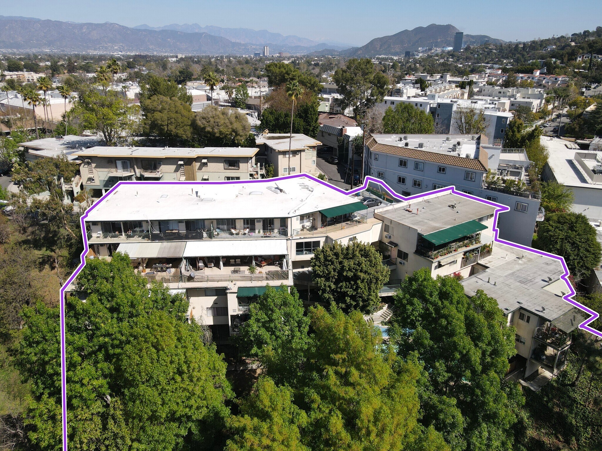 11975 Laurelwood Dr, Studio City, CA à vendre Photo de l’immeuble– Image 1 sur 11