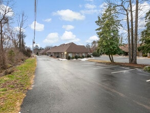 1998 Hendersonville Rd, Asheville, NC à louer Photo intérieure– Image 2 sur 24