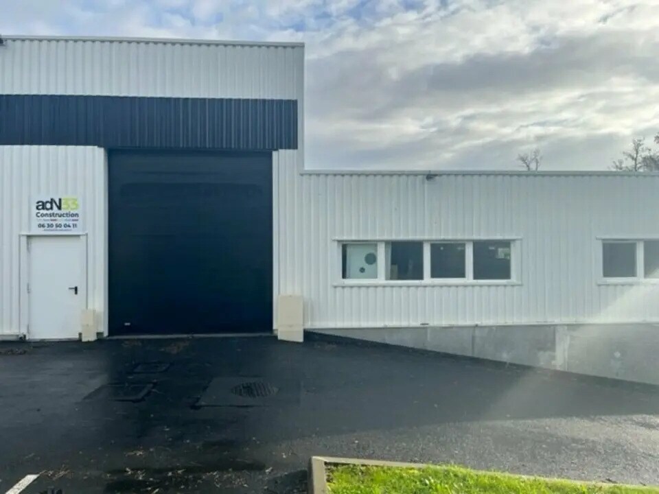 Local d’activités dans Montussan à louer Photo de l’immeuble– Image 1 sur 5