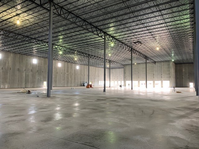 990 Paterson Plank Rd, East Rutherford, NJ à louer - Photo intérieure – Image 3 sur 10