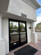 8687 W Sahara Ave, Las Vegas, NV à louer Photo intérieure– Image 2 sur 17