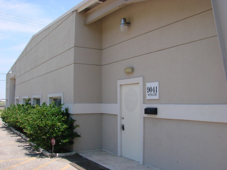 9041 Wingtip Dr, Houston, TX à louer - Autre – Image 3 sur 5