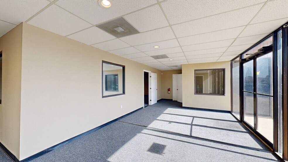 2100 S Great Southwest Pky, Grand Prairie, TX à louer - Numérisation 3D Matterport – Image 3 sur 32