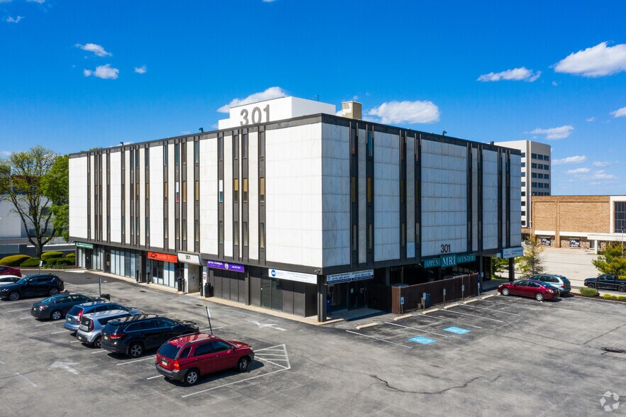 301 City Line Ave, Bala Cynwyd, PA à louer - Photo principale – Image 1 sur 8