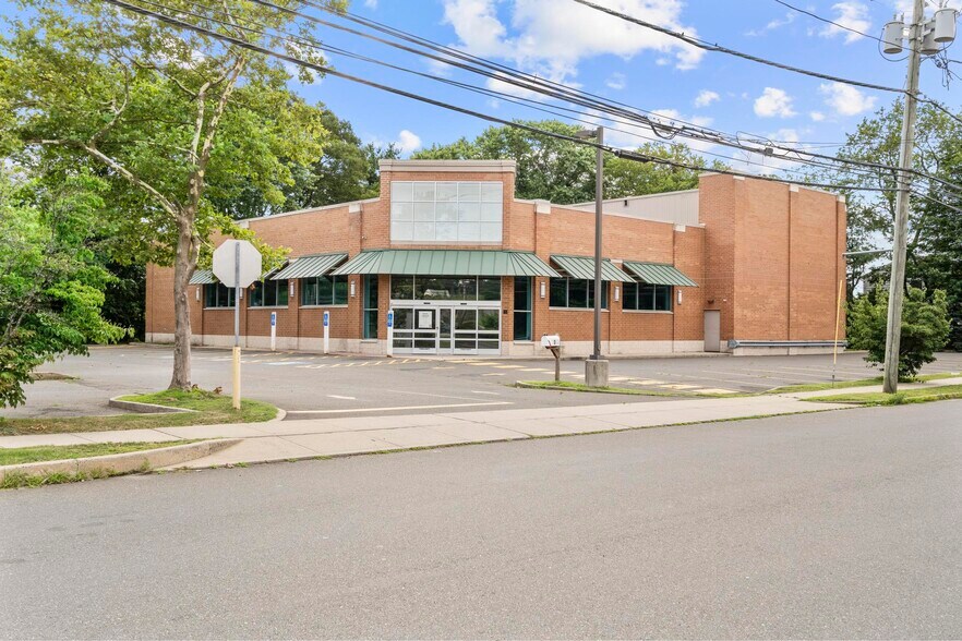 1083 Boston Post Rd, Milford, CT à louer - Photo de l’immeuble – Image 3 sur 32