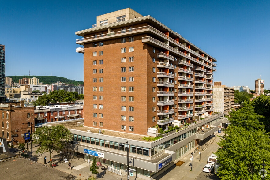 945 Boul De Maisonneuve E, Montréal, QC à louer - Photo de l’immeuble – Image 1 sur 4