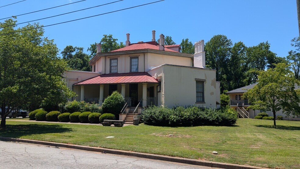 101 Woodrow St, Laurens, SC à vendre - Photo de l’immeuble – Image 2 sur 4