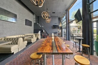 8480-8482 W 3rd St, Los Angeles, CA à louer Photo intérieure– Image 2 sur 10
