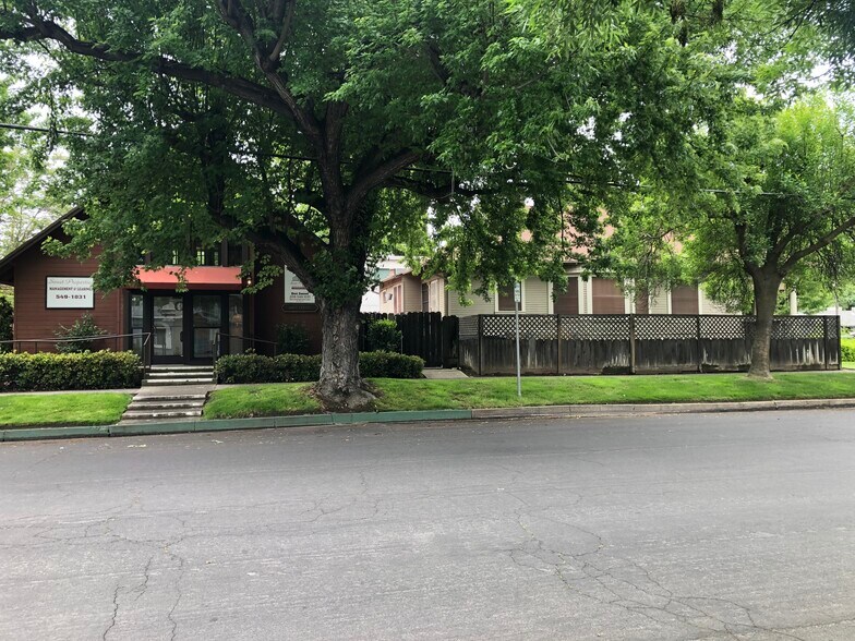1608 F St, Modesto, CA à vendre - Photo de l’immeuble – Image 2 sur 26