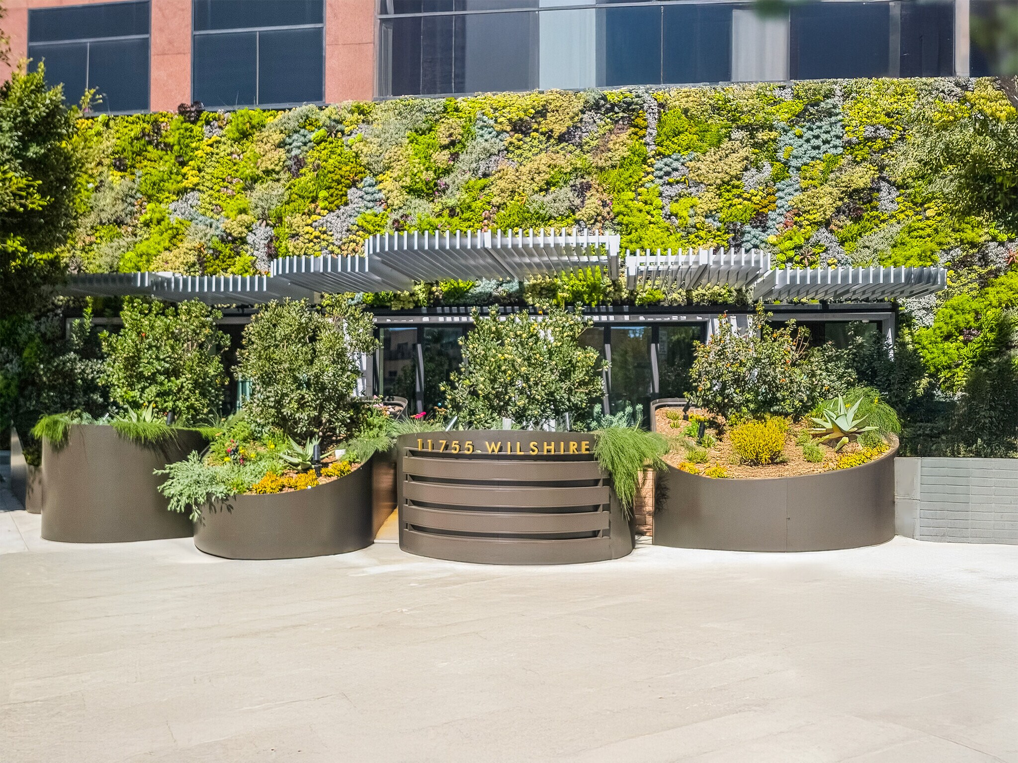 11755 Wilshire Blvd, Los Angeles, CA à louer Photo principale– Image 1 sur 34