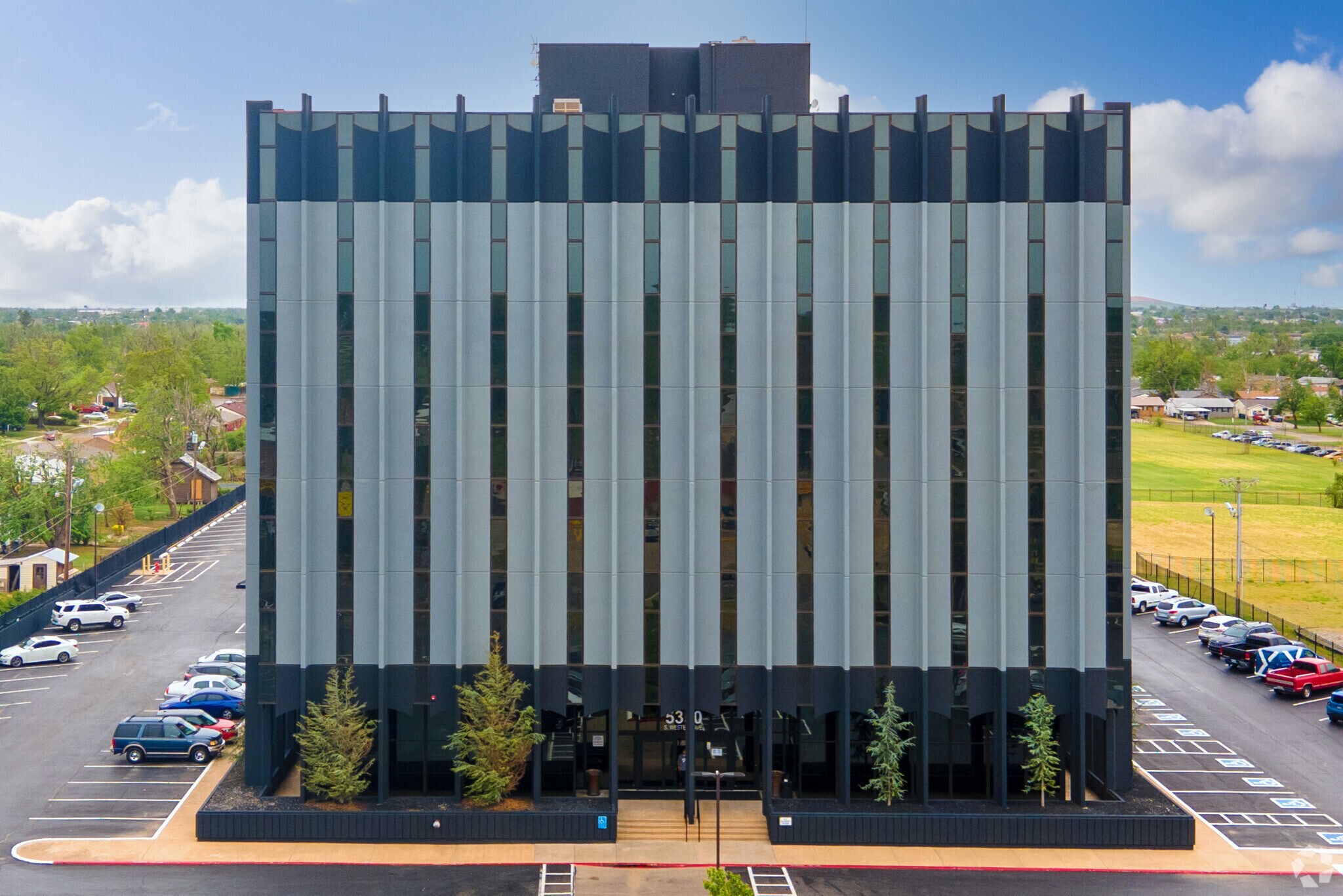 5350 S Western Ave, Oklahoma City, OK à louer Photo principale– Image 1 sur 8