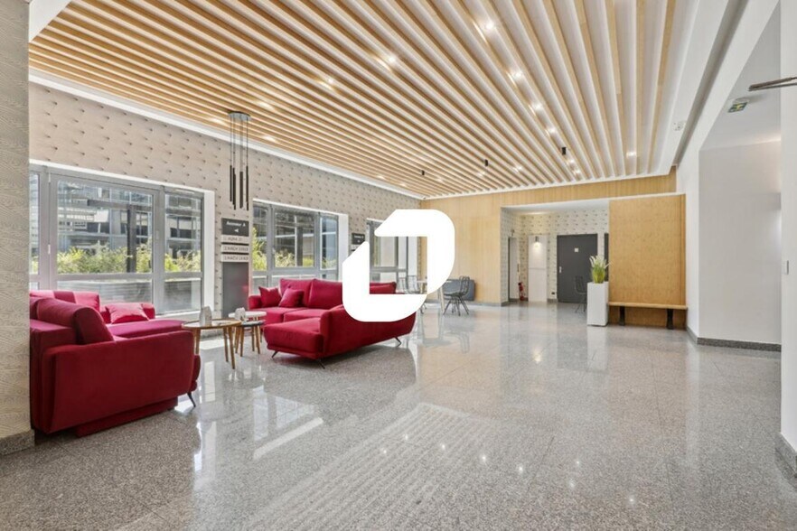 Bureau dans Lognes à louer - Hall d’entrée – Image 2 sur 11
