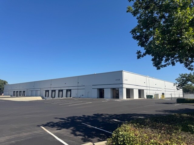 2136 Pony Express Ct, Stockton, CA à louer - Photo de l’immeuble – Image 2 sur 12