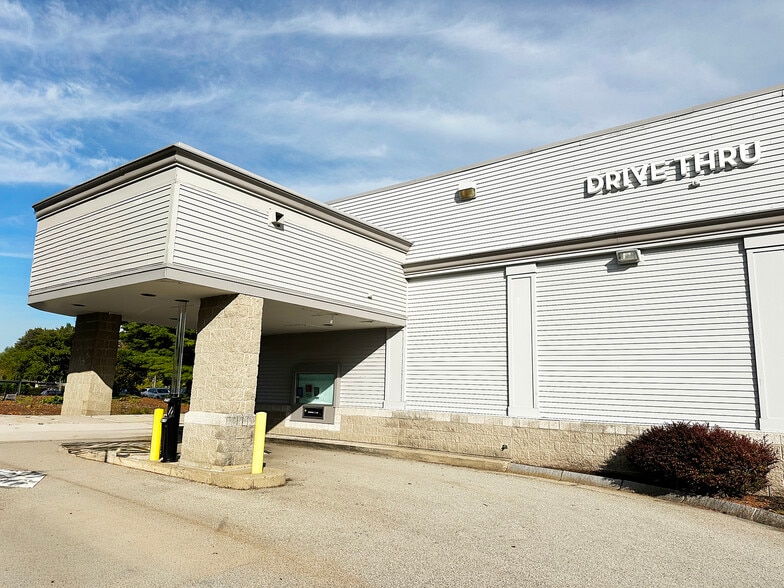 270 Mammoth Rd, Manchester, NH à louer - Photo de l’immeuble – Image 2 sur 4