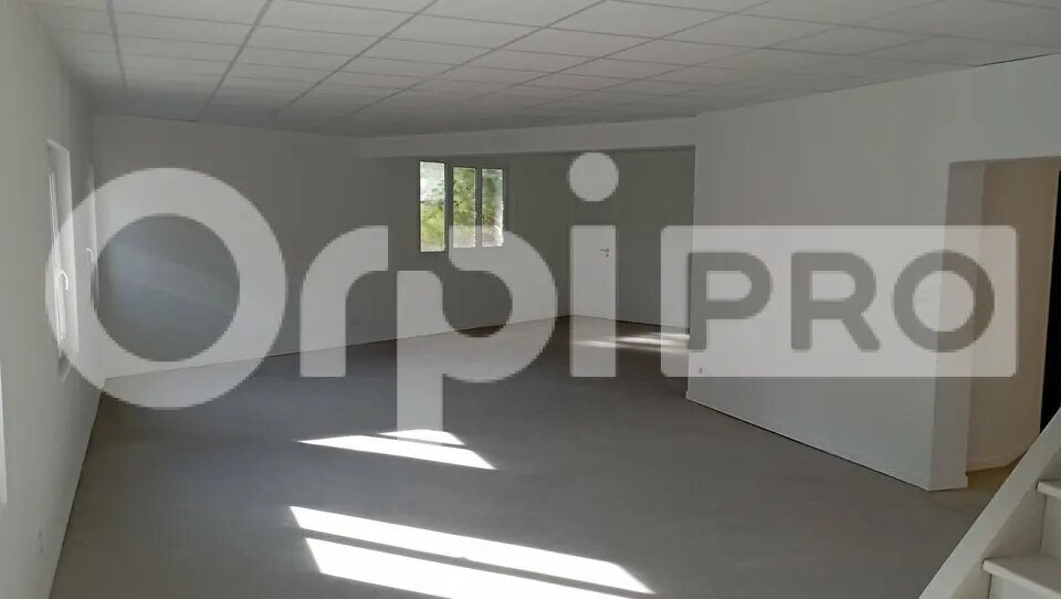 Local d'activités dans Tinqueux à vendre - Photo de l’immeuble – Image 2 sur 8