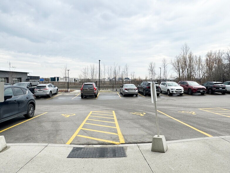 200 Cachet Woods Crt, Markham, ON à vendre - Photo de l’immeuble – Image 2 sur 14