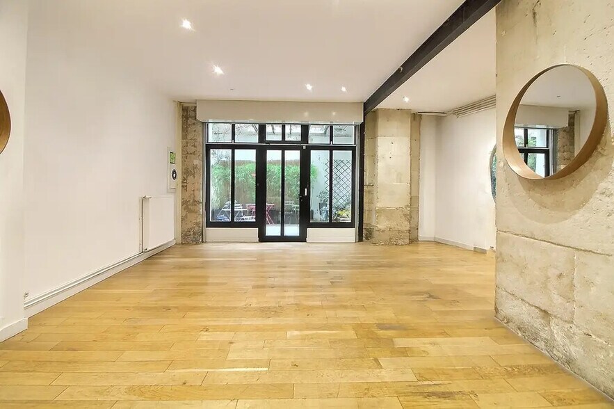 5 Rue Cyrano De Bergerac, Paris à louer - Photo de l’immeuble – Image 2 sur 10