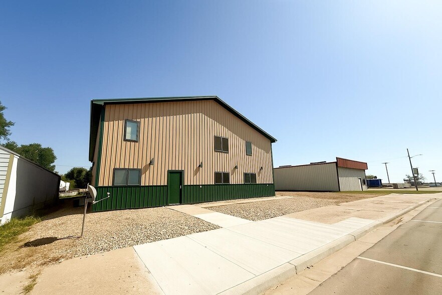 114 Main St N, Berthold, ND à vendre - Photo de l’immeuble – Image 2 sur 11